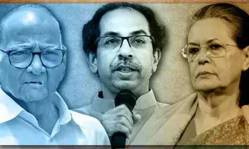 महाराष्ट्र का सियासी घमासान? रात को पवार के घर पहुंचे उद्धव, अभी और चलेगा बैठकों का दौर