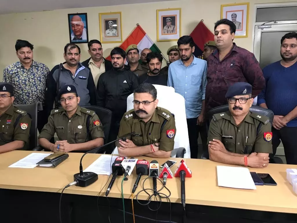 एसएसपी नोएडा की सबसे बड़ी कार्यवाही, सुंदर भाटी का भतीजा अनिल भाटी समेत गैंग के तीन लोग गिरफ्तार एसएसपी नोएडा की सबसे बड़ी कार्यवाही, सुंदर भाटी का भतीजा अनिल भाटी समेत गैंग के तीन लोग गिरफ्तार