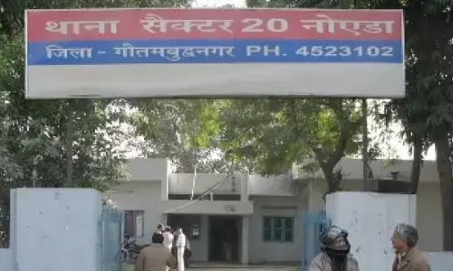 नोएडा: सोशल मीडिया पर वायरल हुआ पैसे लेते पुलिसकर्मी का वीडियो, जांच में खुला पूरा मामला