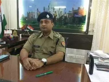 मुरादाबाद एसएसपी अमित पाठक की बड़ी कार्यवाही, गलशहीद थाने में तैनात 14 पुलिसकर्मी निलंबित मुरादाबाद एसएसपी अमित पाठक की बड़ी कार्यवाही, गलशहीद थाने में तैनात 14 पुलिसकर्मी निलंबित