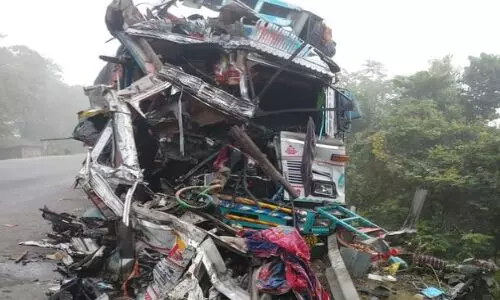 खगड़िया: दो ट्रकों की भीषण टक्कर, दोनों ट्रक ड्राइवरों की मौके पर मौत