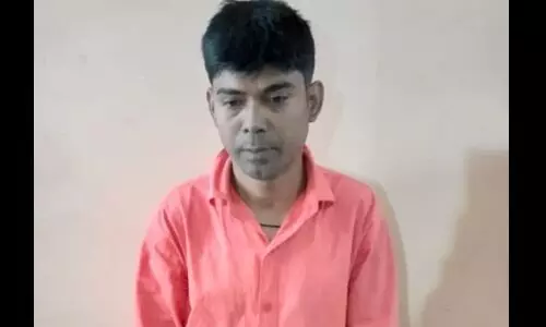 नोएडा: तीन तलाक कहने पर हुयी युवक की गिरफ्तारी नोएडा: तीन तलाक कहने पर हुयी युवक की गिरफ्तारी