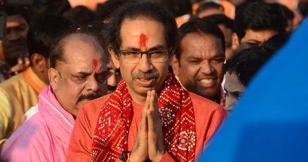 संजय राउत ने पूर्व CM फडणवीस को क्यों दी बधाई? संजय राउत ने पूर्व CM फडणवीस को क्यों दी बधाई?