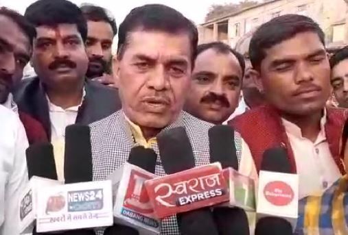 कांग्रेस विधायक ने बोली जब ये बात तो प्रज्ञा ठाकुर समर्थकों में मचा हडकम्प, शिवराज सिंह आये सामने बोले .. कांग्रेस विधायक ने बोली जब ये बात तो प्रज्ञा ठाकुर समर्थकों में मचा हडकम्प, शिवराज सिंह आये सामने बोले ..