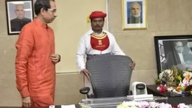 महाराष्ट्र विधानसभा : स्पीकर को लेकर दो पार्टियों में जंग जारी,उद्धव को कुछ ही देर में साबित करना है बहुमत