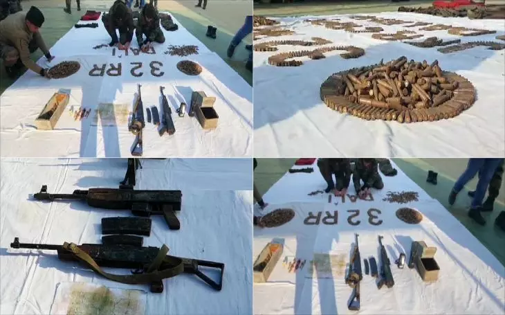 भारतीय सुरक्षाबलों ने आतंकियों की बड़ी चाल की नाकाम, जब्त किया हथियारों का जखीरा भारतीय सुरक्षाबलों ने आतंकियों की बड़ी चाल की नाकाम, जब्त किया हथियारों का जखीरा