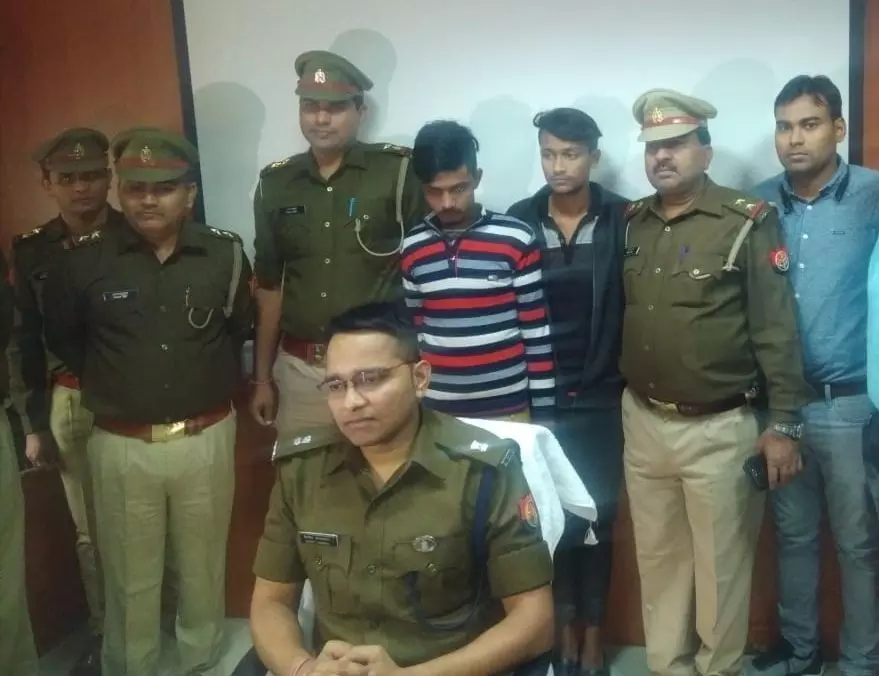 दो शातिर लूटरों व वाहन चारों को नोएडा पुलिस ने किया गिरफ्तार,कब्जे से 3 मोबाइल,11 मोटर साईकिल,2 स्कूटी बरामद दो शातिर लूटरों व वाहन चारों को नोएडा पुलिस ने किया गिरफ्तार,कब्जे से 3 मोबाइल,11 मोटर साईकिल,2 स्कूटी बरामद