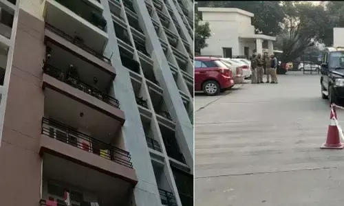 गाजियाबाद में दो बच्चों का गला घोंट दो महिलाओं समेत युवक ने लगाई आठ मंजिल से छलांग, पांचो की मौत