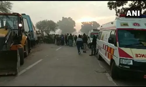 मध्य प्रदेश के रीवा के पास ट्रक बस की टक्कर, नौ की मौत 10 घायल