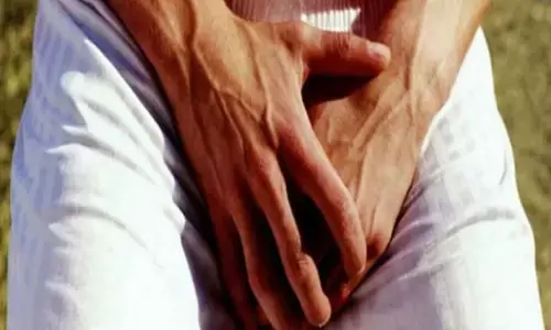 यूपी में पति के चरित्र पर था संदेह, हंसिया से काट दिया प्राइवेट पार्ट यूपी में पति के चरित्र पर था संदेह, हंसिया से काट दिया प्राइवेट पार्ट