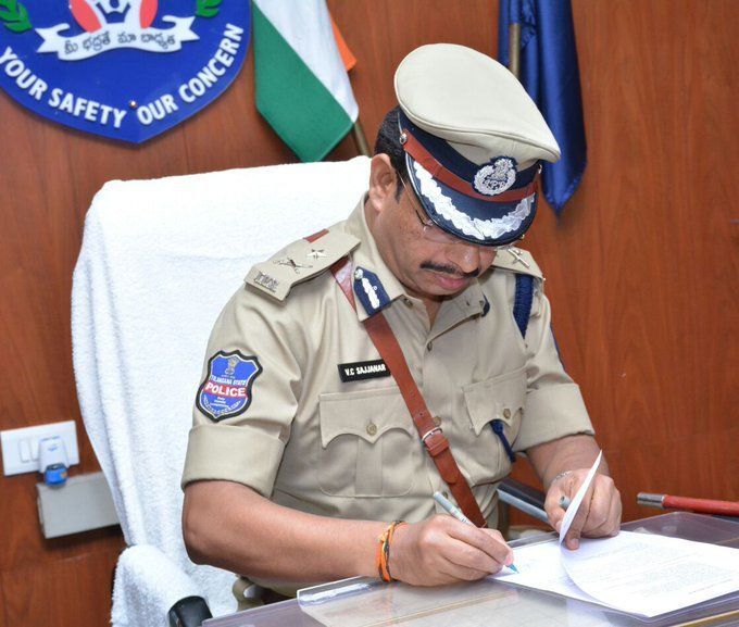 पुलिस कमिश्नर सज्जनार एनकाउंटर मैन के नाम से ऐसे ही नहीं जाने जाते हैं, आज फिर रचा इतिहास पुलिस कमिश्नर सज्जनार एनकाउंटर मैन के नाम से ऐसे ही नहीं जाने जाते हैं, आज फिर रचा इतिहास