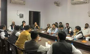 दो दिवसीय दौरे पर लखनऊ पहुंचीं प्रियंका भारत बचाओ रैली को लेकर बनाई ये रणनीति दो दिवसीय दौरे पर लखनऊ पहुंचीं प्रियंका भारत बचाओ रैली को लेकर बनाई ये रणनीति