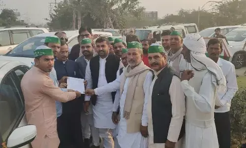 उपमुख्यमंत्री को काले झंडे दिखाने जा रहे किसान एकता संघ के कार्यकर्ताओं को पुलिस ने किया गिरफ्तार