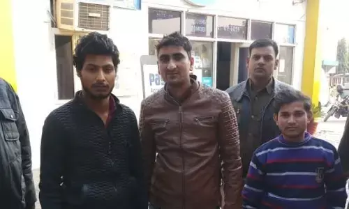 नोएडा: थाना-39 पुलिस ने गिरफ्तार किये तीन शातिर लूटरे,कब्जे से लूट के 14 मोबाइल बरामद