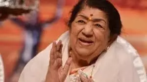 Lata Mangeshkar Health Update: ICU में हैं लता मंगेशकर, स्वर कोकिला की सेहत में है थोड़ा सुधार