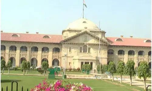 हाईकोर्ट या सत्र न्यायालय किसी में भी दाखिल की जा सकती है अग्रिम जमानत अर्जी: इलाहाबाद हाईकोर्ट हाईकोर्ट या सत्र न्यायालय किसी में भी दाखिल की जा सकती है अग्रिम जमानत अर्जी: इलाहाबाद हाईकोर्ट