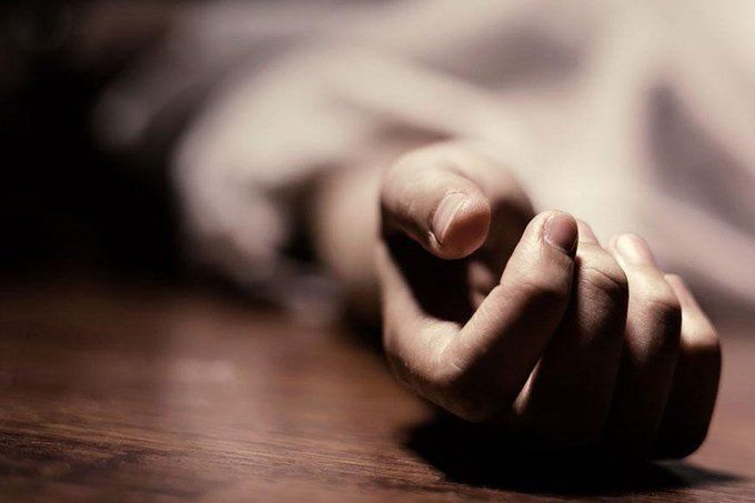 नोएडा में प्रेमी प्रेमिका ने किया सुसाइड, कमरे के अंदर पड़ी थी दो लाशें नोएडा में प्रेमी प्रेमिका ने किया सुसाइड, कमरे के अंदर पड़ी थी दो लाशें