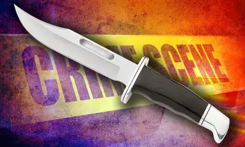 प्रेमी ने कहा तू मेरी नहीं हुई तो किसी और की भी नहीं होगी ओर चाकू लेकर पिल पड़ा प्रेमी ने कहा तू मेरी नहीं हुई तो किसी और की भी नहीं होगी ओर चाकू लेकर पिल पड़ा