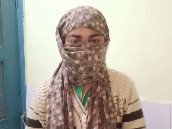 यूपी के बागपत में दुष्कर्म पीड़ित के घर पोस्टर चस्पा, लिखा- कोर्ट में गवाही दी तो अंजाम उन्नाव कांड से भयंकर होगा यूपी के बागपत में दुष्कर्म पीड़ित के घर पोस्टर चस्पा, लिखा- कोर्ट में गवाही दी तो अंजाम उन्नाव कांड से भयंकर होगा