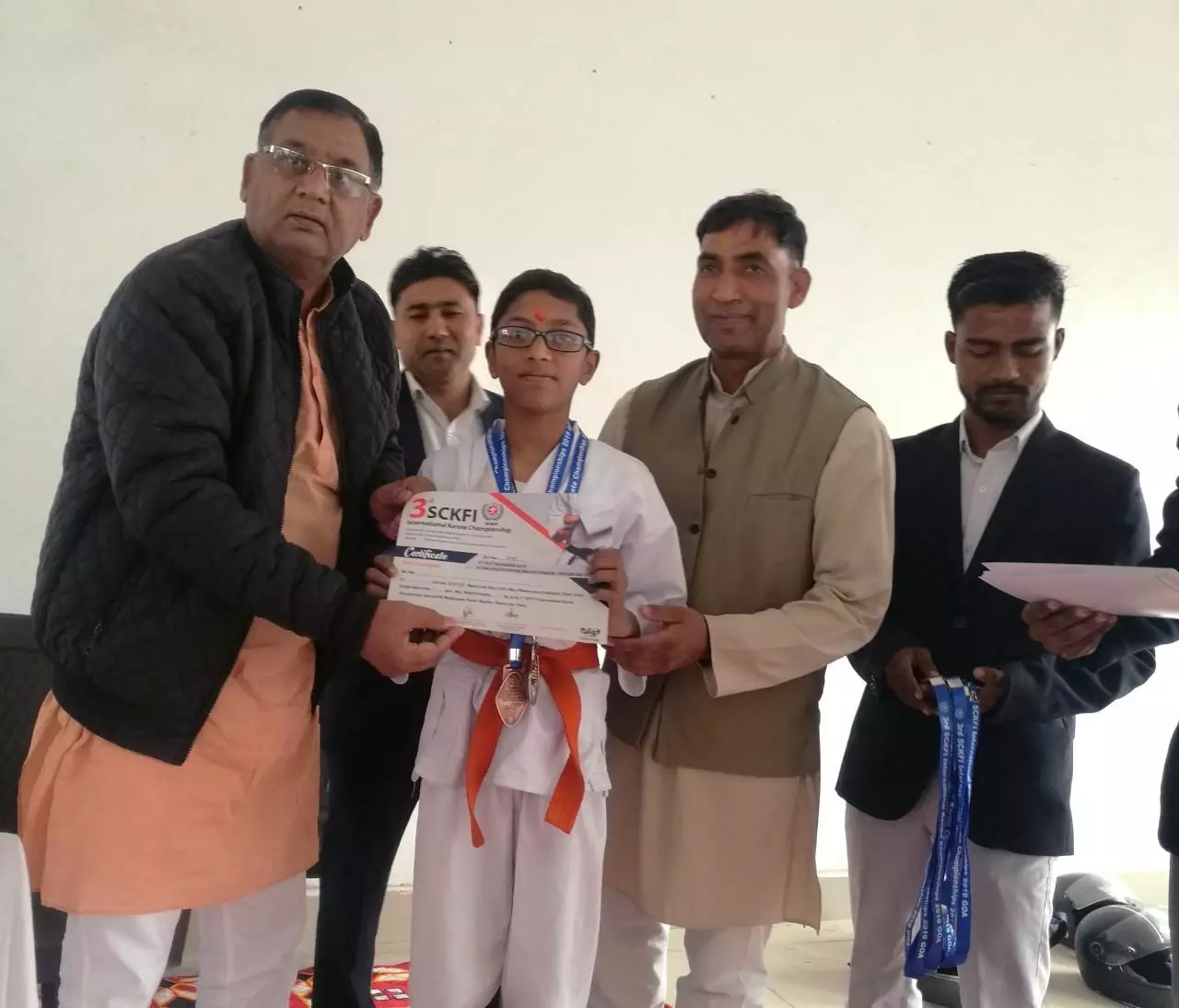 गोवा में हुयी अंतरराष्ट्रीय कराटे प्रतियोगिता में 16 बच्चों ने किया जिले का नाम रोशन