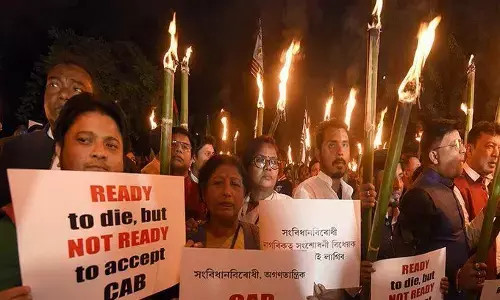 Citizen Amedment Bill: असम में प्रदर्शन के बीच पुलिस कमिश्नर और एडीजी का तबादला Citizen Amedment Bill: असम में प्रदर्शन के बीच पुलिस कमिश्नर और एडीजी का तबादला