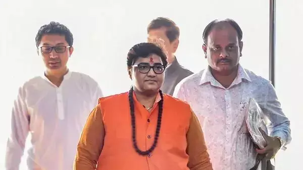बीजेपी सांसद प्रज्ञा सिंह ठाकुर को दिया हाईकोर्ट ने झटका, जानें पूरा मामला बीजेपी सांसद प्रज्ञा सिंह ठाकुर को दिया हाईकोर्ट ने झटका, जानें पूरा मामला