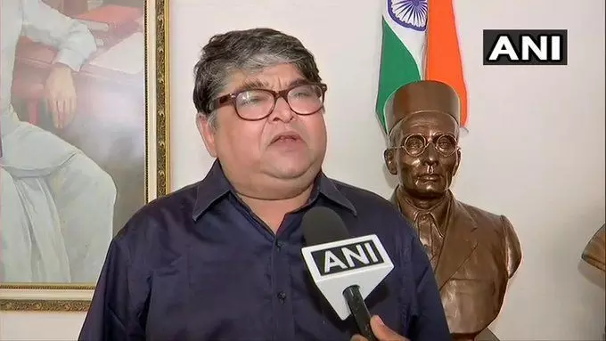 राहुल गांधी के खिलाफ एक शख्स ने खोला मोर्चा, दर्ज करेगा मानहानि का केस राहुल गांधी के खिलाफ एक शख्स ने खोला मोर्चा, दर्ज करेगा मानहानि का केस