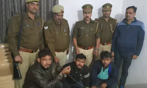 वायरल वीडियो पर तीन लोंगों को किया गिरफ्तार, एसएसपी ने कहा कि माहौल बिगाड़ने वाले नहीं बख्से जायेंगे वायरल वीडियो पर तीन लोंगों को किया गिरफ्तार, एसएसपी ने कहा कि माहौल बिगाड़ने वाले नहीं बख्से जायेंगे