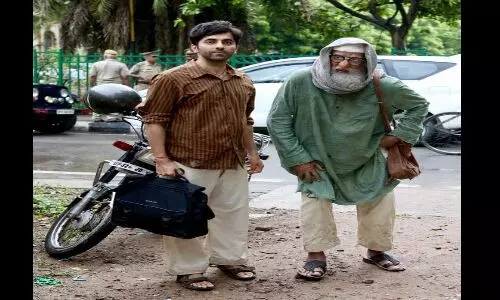 Big B और खुराना की फिल्म गुलाबो सिताबो की नई रिलीज डेट आई सामने, इस दिन बॉक्स ऑफिस पर मचायेगी धमाल Big B और खुराना की फिल्म गुलाबो सिताबो की नई रिलीज डेट आई सामने, इस दिन बॉक्स ऑफिस पर मचायेगी धमाल