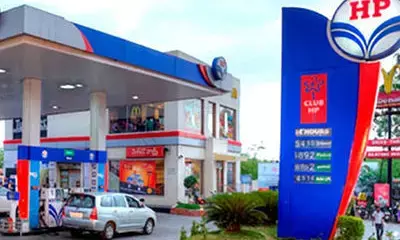 ग्रेटर नोएडा में कई पेट्रोल पंपों पर पानी मिले तेल देने पर लोगों ने किया हंगामा,पंप के 5 नॉजेल सील ग्रेटर नोएडा में कई पेट्रोल पंपों पर पानी मिले तेल देने पर लोगों ने किया हंगामा,पंप के 5 नॉजेल सील