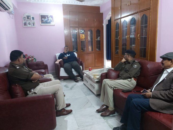 पटना में नजरबंद हुए पप्पू यादव,पुलिस ने दिखाया 107 का ऑर्डर पटना में नजरबंद हुए पप्पू यादव,पुलिस ने दिखाया 107 का ऑर्डर