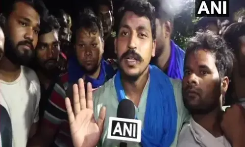 अमित शाह के घर के बाहर महिला कांग्रेस का प्रदर्शन, भीम आर्मी के नेता ने कही बड़ी बात