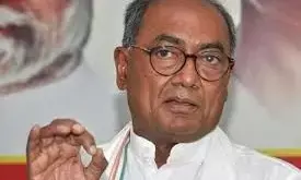 आखिर कहना क्या चाहते है? दिग्विजय ने ट्वीट किया सांड-बकरी की फाइट का वीडियो आखिर कहना क्या चाहते है? दिग्विजय ने ट्वीट किया सांड-बकरी की फाइट का वीडियो