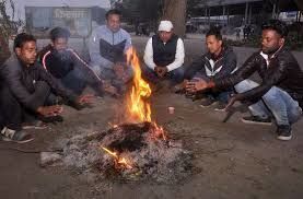 हाड़ कपा देने वाली ठंड ने तोड़ा रिकॉर्ड, अभी राहत के आसार नही हाड़ कपा देने वाली ठंड ने तोड़ा रिकॉर्ड, अभी राहत के आसार नही