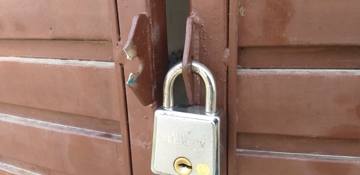छः कमरों के ताला तोड़ कर हाई कोर्ट वकील के घर 20 लाख की चोरी छः कमरों के ताला तोड़ कर हाई कोर्ट वकील के घर 20 लाख की चोरी