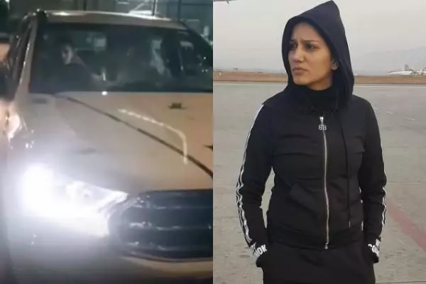 सिंगर व डांसर सपना चौधरी की कार गुरुग्राम में हुई दुर्घटनाग्रस्त, बाल-बाल बचीं