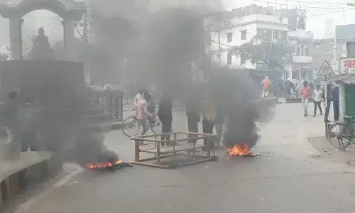 बिहार में कांग्रेस नेता राकेश यादव की गोली मारकर हत्या, नाराज समर्थकों ने की आगजनी और लगाया चौराहे पर जाम