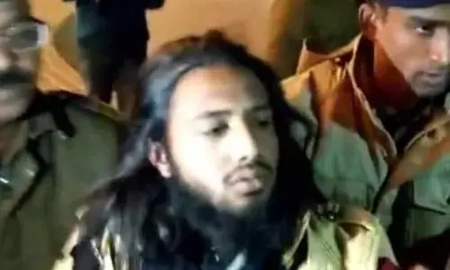 भोपाल मेयर अलोक शर्मा के नागरिक अभिनंदन समारोह हुआ जंग में तब्दील, जमकर चले लात घूंसे भोपाल मेयर अलोक शर्मा के नागरिक अभिनंदन समारोह हुआ जंग में तब्दील, जमकर चले लात घूंसे