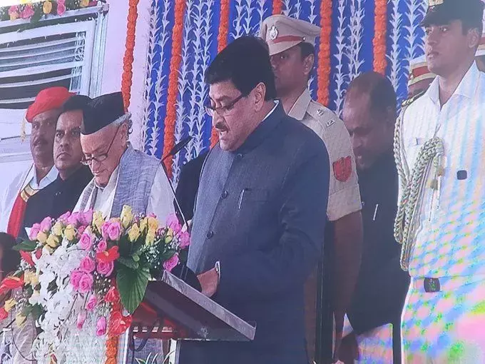 LIVE: महाराष्ट्र में मंत्रिमंडल विस्तार, अजित पवार ने ली डिप्टी CM पद की शपथ