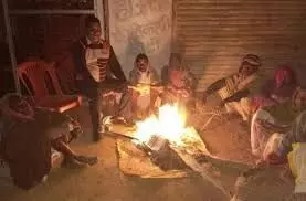 ठंड का कहर जारी: यूपी-बिहार समेत उत्तर भारत में कड़ाके की ठंड घरों में दुबके लोग,टूटे कई रिकार्ड