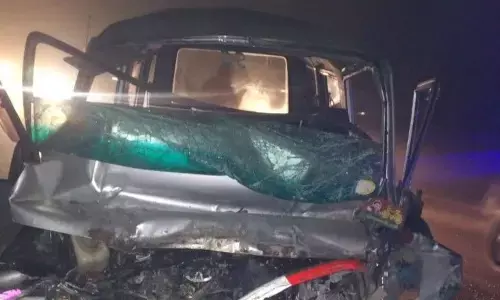 कानपुर : अज्ञात वाहन ने क्वालिस को मारी टक्कर, 4 की मौत