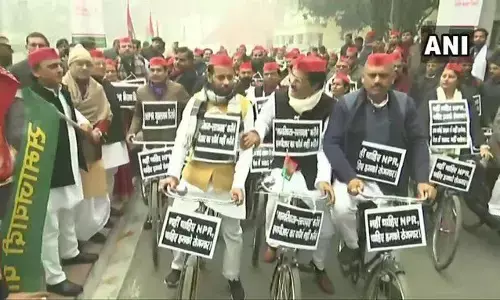 CAA व NRC के विरोध में सपा ने निकाला साइकिल मार्च, अखिलेश ने दिखाई हरी झंडी और भाजपा पर लगाया बड़ा आरोप