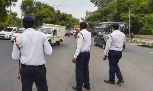 नोएडा में आज यह रास्तें बंद, खबर पढकर ही घर से निकले नोएडा में आज यह रास्तें बंद, खबर पढकर ही घर से निकले