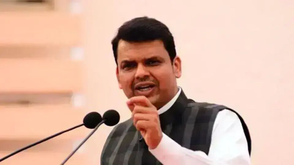 महाराष्ट्र के पूर्व देवेंद्र फडणवीस ने तबलीगी जमातियों को बताया मानव बम, कहा- इनका इलाज जरूरी महाराष्ट्र के पूर्व देवेंद्र फडणवीस ने तबलीगी जमातियों को बताया मानव बम, कहा- इनका इलाज जरूरी