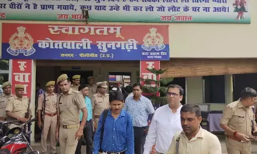 यूपी में बीजेपी विधायक के खिलाफ केस दर्ज, लेकिन यह वीडियो देखकर क्यों नहीं की पुलिस ने रिपोर्ट दर्ज, उलटे सिपाही को भेज दिया जेल यूपी में बीजेपी विधायक के खिलाफ केस दर्ज, लेकिन यह वीडियो देखकर क्यों नहीं की पुलिस ने रिपोर्ट दर्ज, उलटे सिपाही को भेज दिया जेल