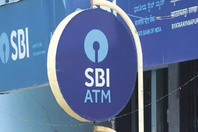 SBI Clerk 2020 Notification Out: एसबीआई ने जारी की बंपर वैकेंसी, ऐसे करें आज से आवेदन