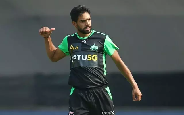 PAK बॉलर ने विकेट लेने के बाद किया गला-काटने का इशारा, छिड़ा विवाद PAK बॉलर ने विकेट लेने के बाद किया गला-काटने का इशारा, छिड़ा विवाद