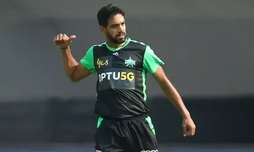 PAK बॉलर ने विकेट लेने के बाद किया गला-काटने का इशारा, छिड़ा विवाद PAK बॉलर ने विकेट लेने के बाद किया गला-काटने का इशारा, छिड़ा विवाद