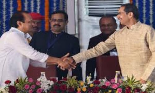 उद्धव सरकार में मंत्रालयों का हुआ बंटवारा,अजित को वित्त तो शिवसेना,एनसीपी और कांग्रेस की झोली में आए ये विभाग,देंखे लिस्ट उद्धव सरकार में मंत्रालयों का हुआ बंटवारा,अजित को वित्त तो शिवसेना,एनसीपी और कांग्रेस की झोली में आए ये विभाग,देंखे लिस्ट