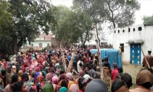 एक ही परिवार के 5 लोगों के मर्डर से प्रयागराज में मचा हड़कंप,क्षेत्र में तनाव एक ही परिवार के 5 लोगों के मर्डर से प्रयागराज में मचा हड़कंप,क्षेत्र में तनाव